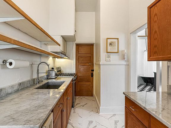 4th image of 5310 Magazine St APT D