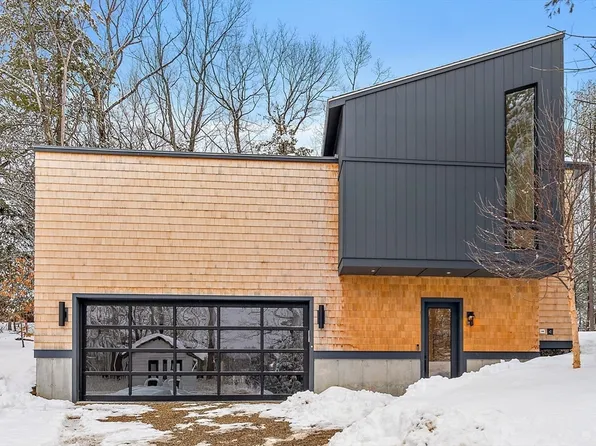 56 Seymour St, Concord, MA 01742