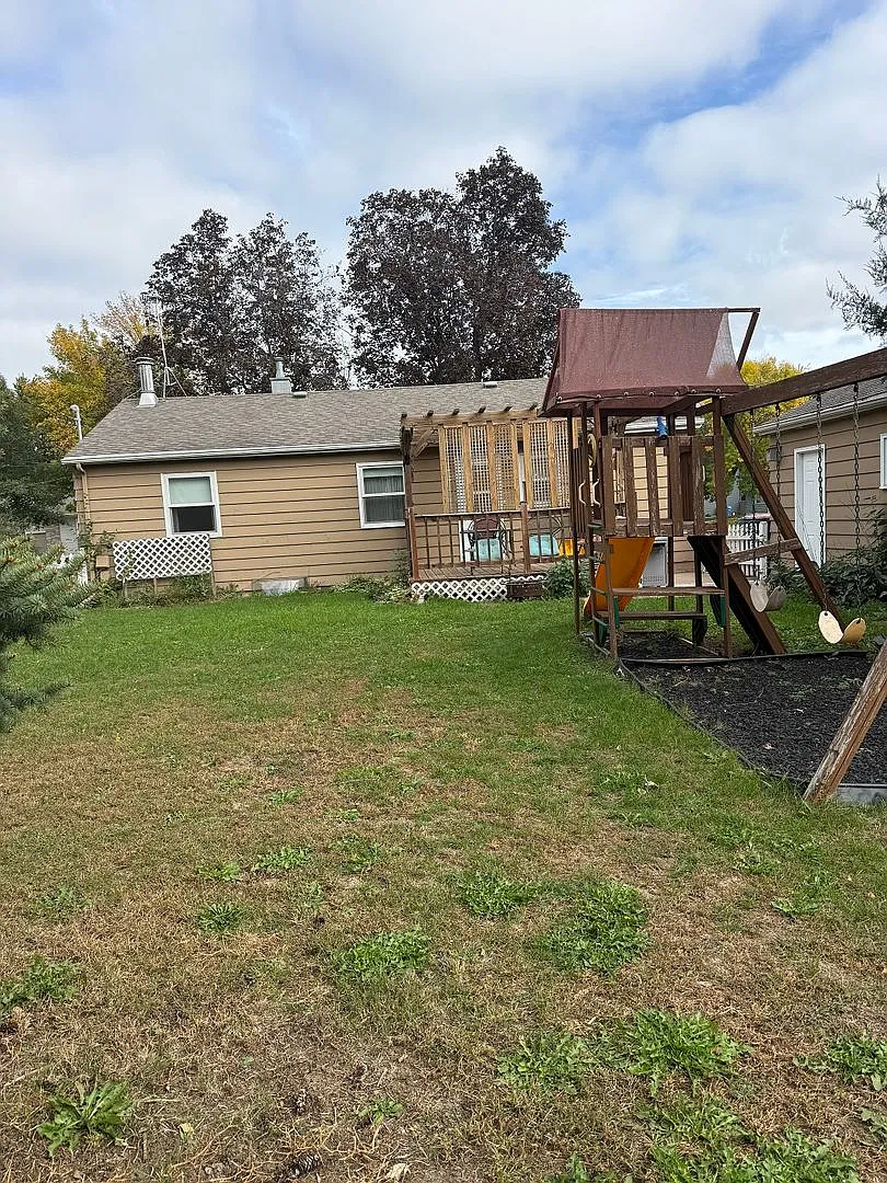A Home with Benefits — Photo 3