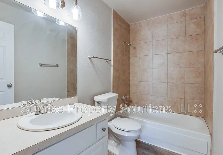 4713 Love Dr — Photo 18