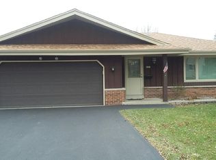 4385 S Church Dr, New Berlin, WI 53151