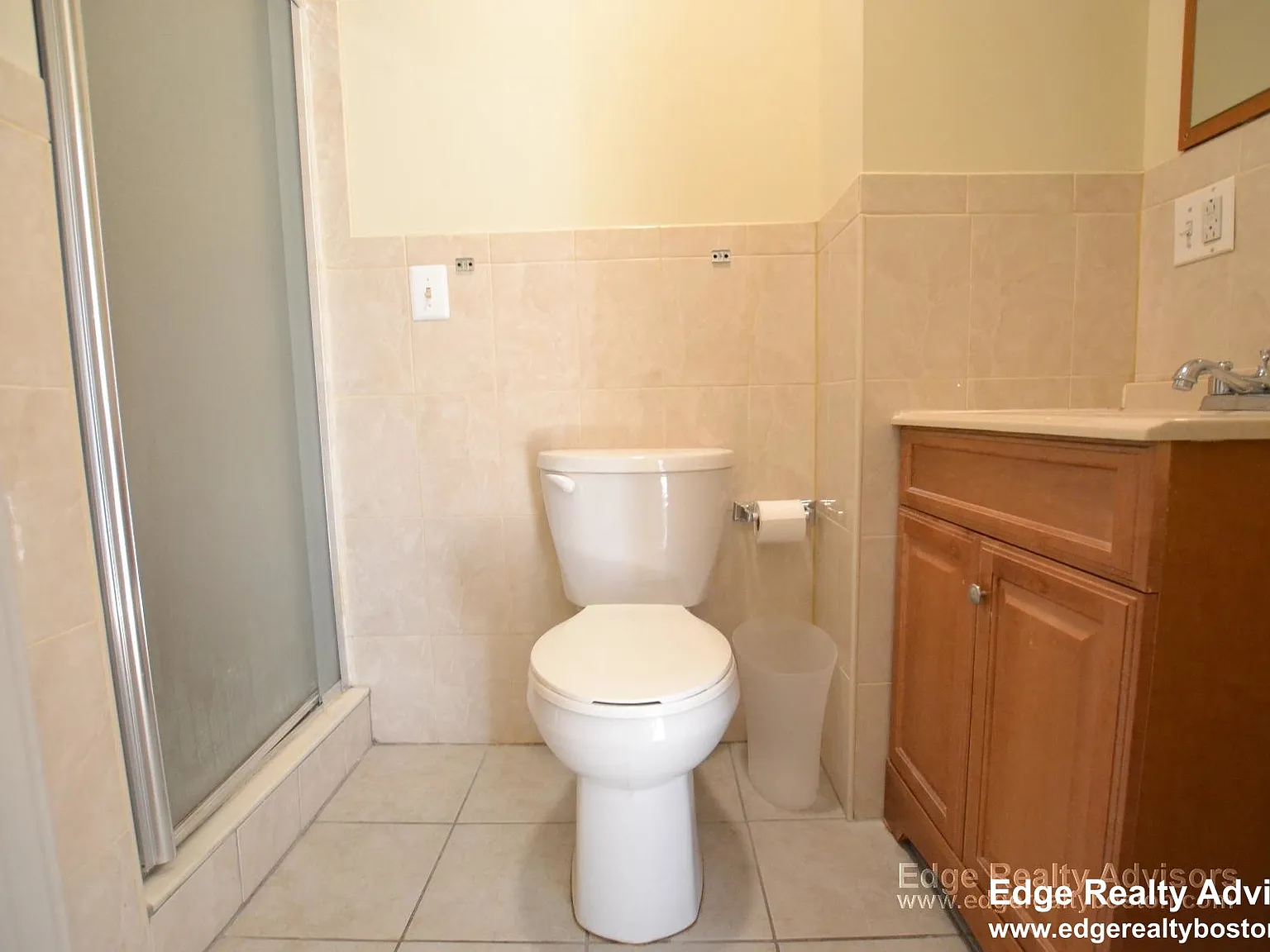 4 bed, 1600 sqft, $4,600 — Photo 3