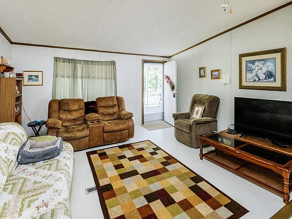 5th image of 530 Hoyles Woods Trl