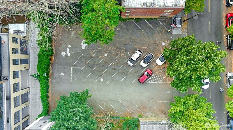 5th image of 815 9th Avenue