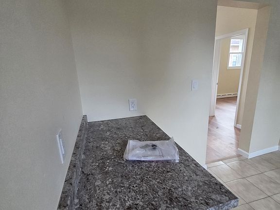 3rd image of 141 Jackson Ave APT 1