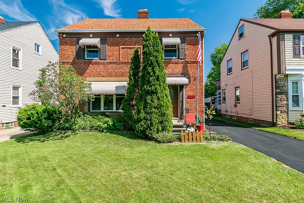 3833 Northwood Rd photo 1