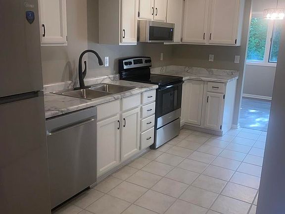 3rd image of 792 Tulip Ln #21
