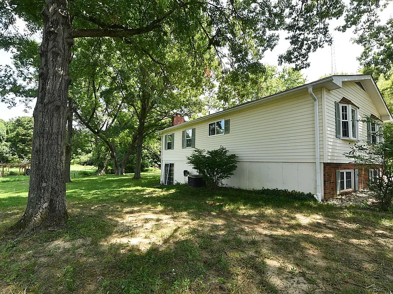 2706 Christy Ave — Photo 52