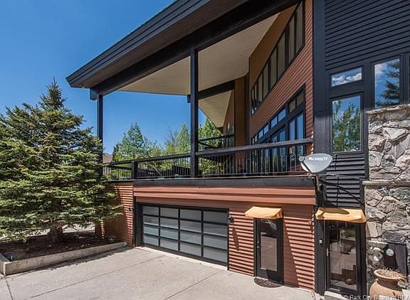 2nd image of 1235 Aerie Dr