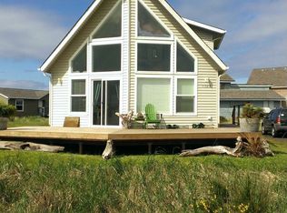 1385 N Jetty Ave, Ocean Shores, WA 98569