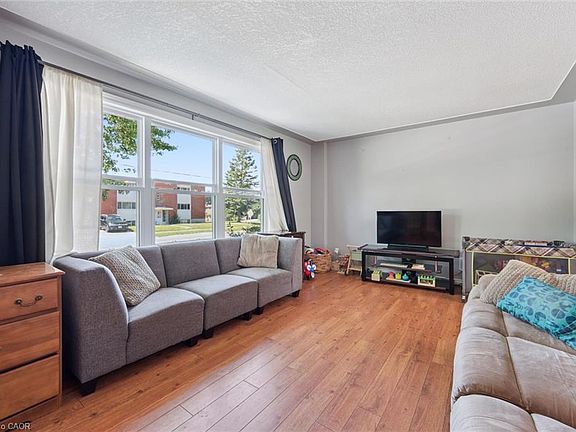 4th image of 153 4th Ave