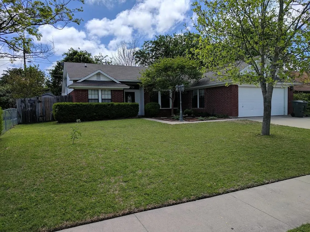 4 bed, 1524 sqft, $1,600 — Photo 2