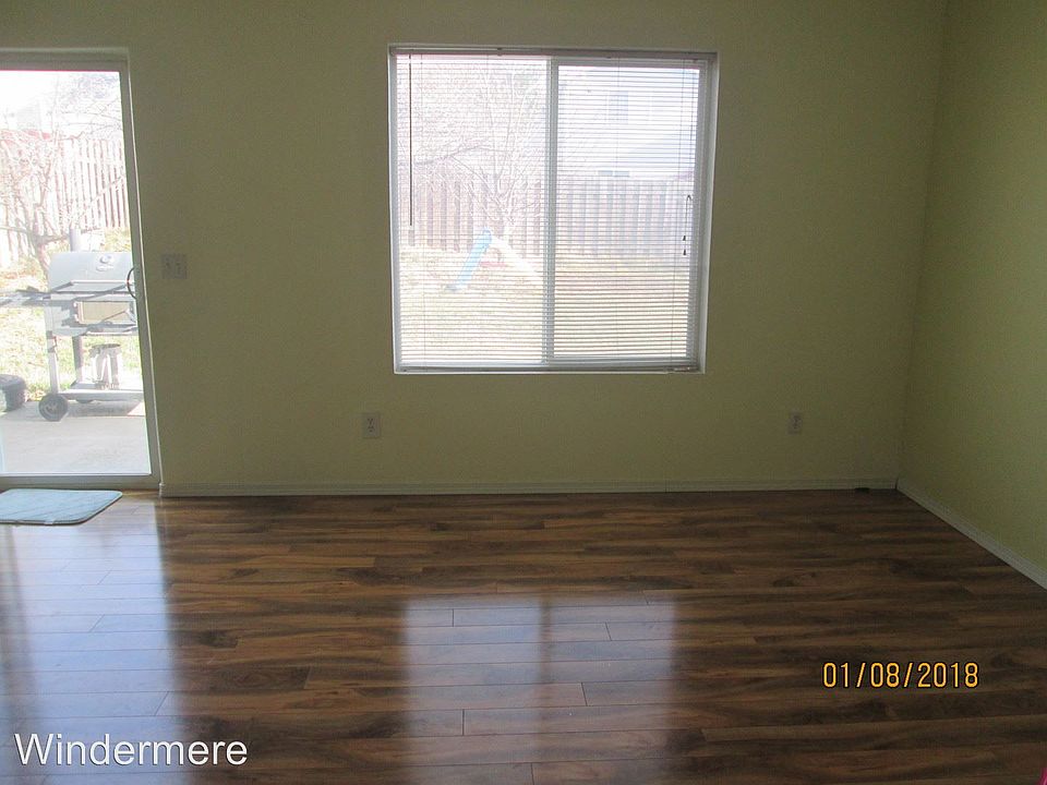 1st image of 1700 NW Bella Vista Dr