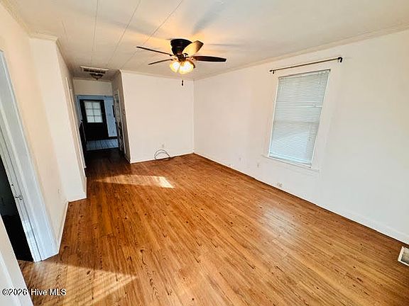 3rd image of 26 Silver Lake Road