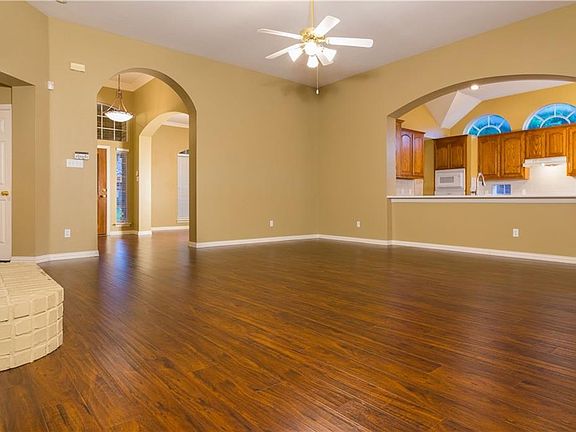 4th image of 3417 Edwards Dr