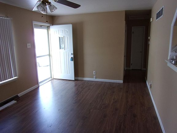 Spacious living room