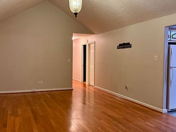 4th image of 520 Josh St