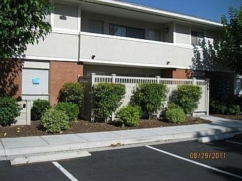 1st image of 639 Oakmont Ave Unit 3903