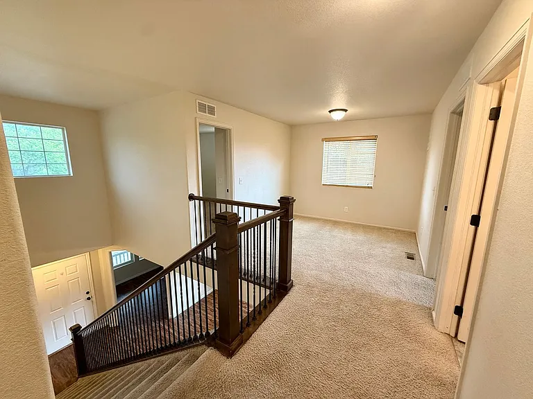 2045 Prairie Hill Dr — Photo 29
