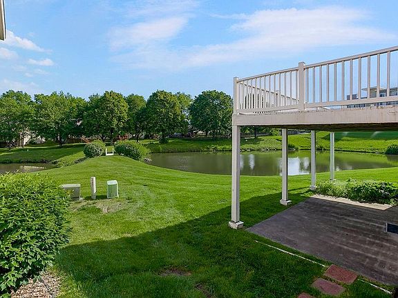 4th image of 809 NW North Ridge Ct