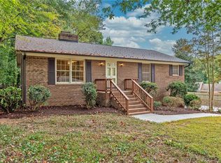 511 Burkewood Dr, Winston Salem, NC 27104