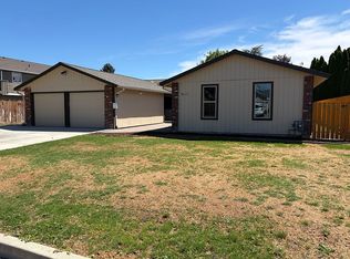 611 S 69th Ave, Yakima, WA 98908