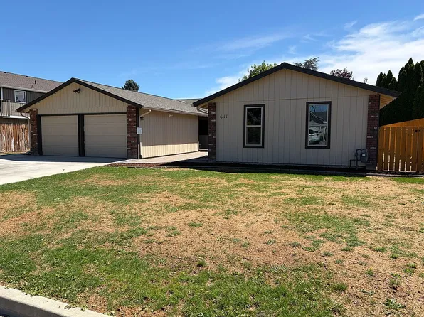 611 S 69th Ave, Yakima, WA 98908