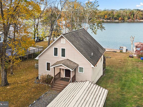 2nd image of 1250 S Lakeshore Dr