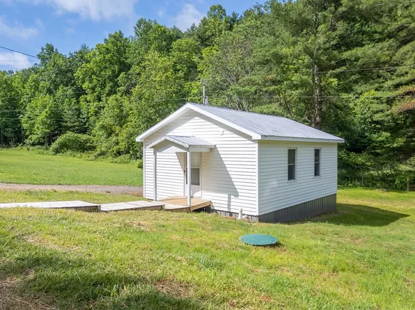 1106 Easy Dr NW, Willis, VA 24380