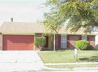 1310 Independence Trl, Grand Prairie, TX 75052