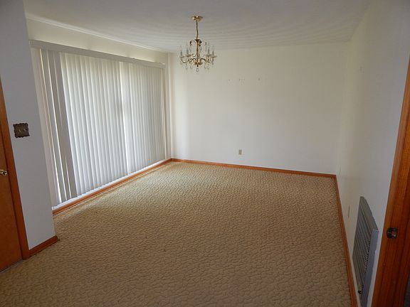 5th image of 1108 Washington St
