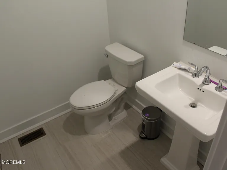 139 Woolley Ct — Photo 19