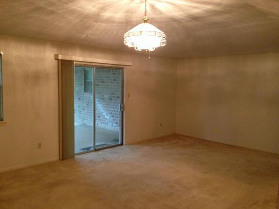 4th image of 118 Toyah Dr
