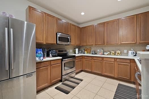 2nd image of 4112 Petunia Ave