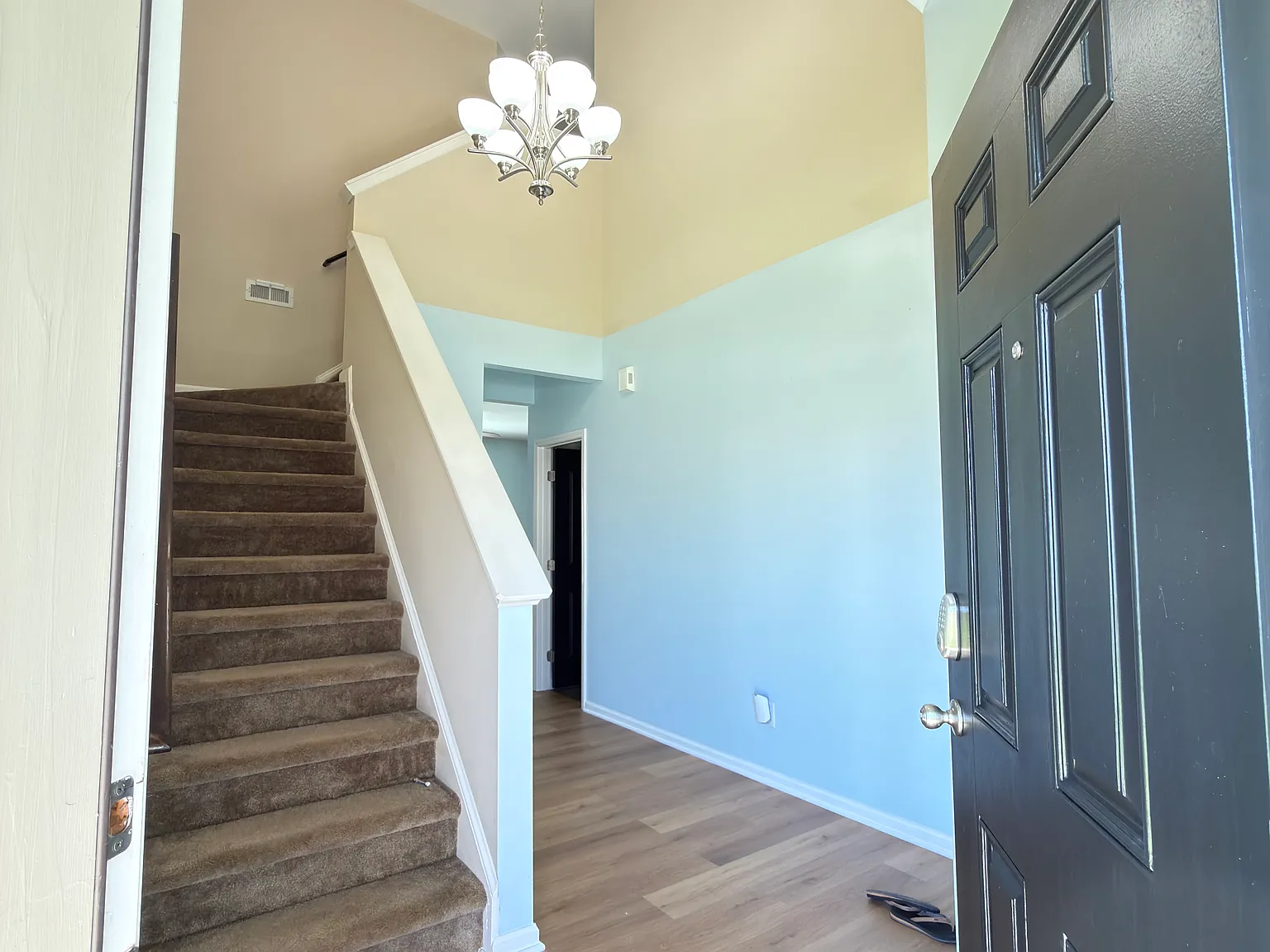4 bed, 2.5 bath, 1934 sqft, $2,250 — Photo 4