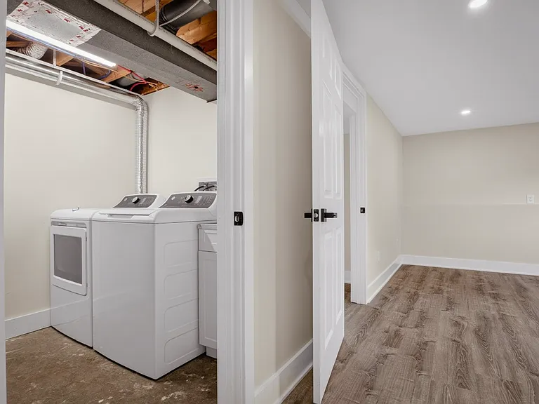 2016 Pembrook Dr — Photo 18