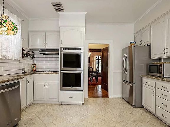 5th image of 1550 Portola Dr