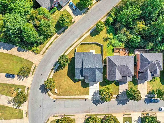 3rd image of 368 Nunnally Dr