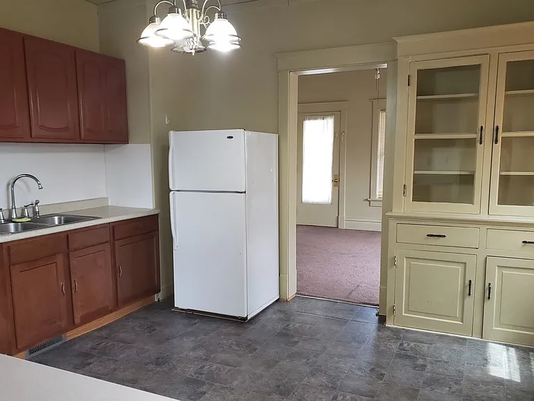 802 S 1st Ave — Photo 5