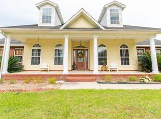 5834 Twin Oaks Dr, Pace, FL 32571