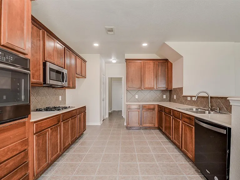 21515 Pointed Oak Ln — Photo 9