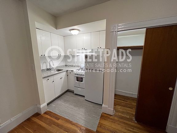 3rd image of 381 Harvard St APT 22