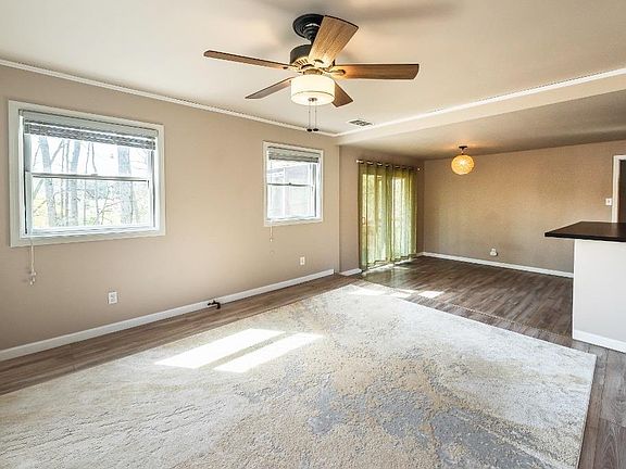 5th image of 6584 Lowell Dr