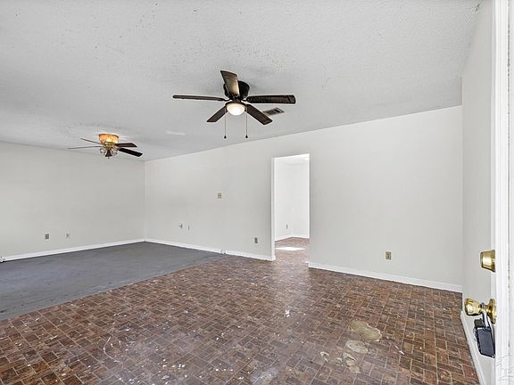 2nd image of 7599 Woods Rd