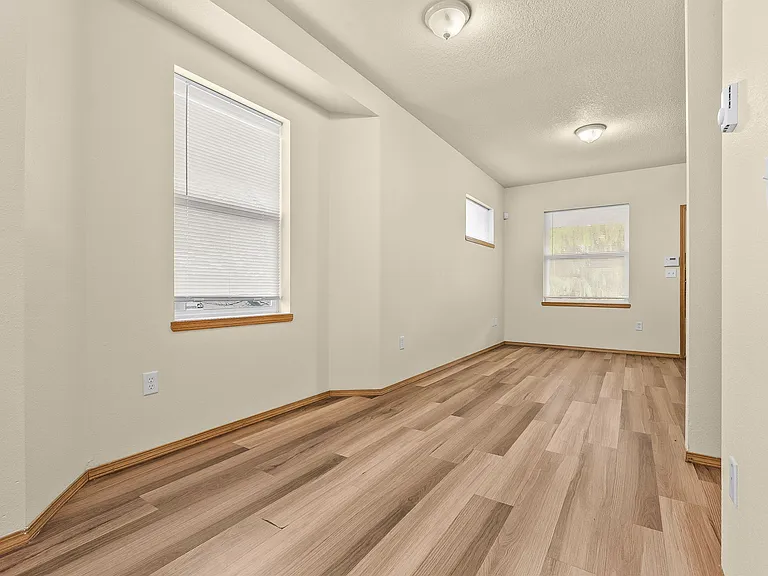 4920 NE Lombard St — Photo 9