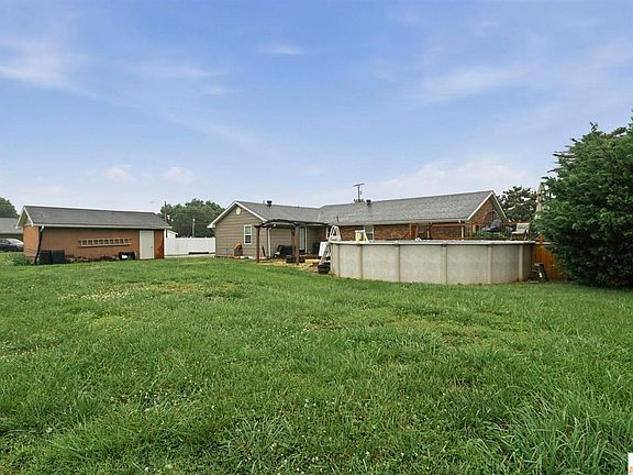 5th image of 2024 Old Greensburg Rd