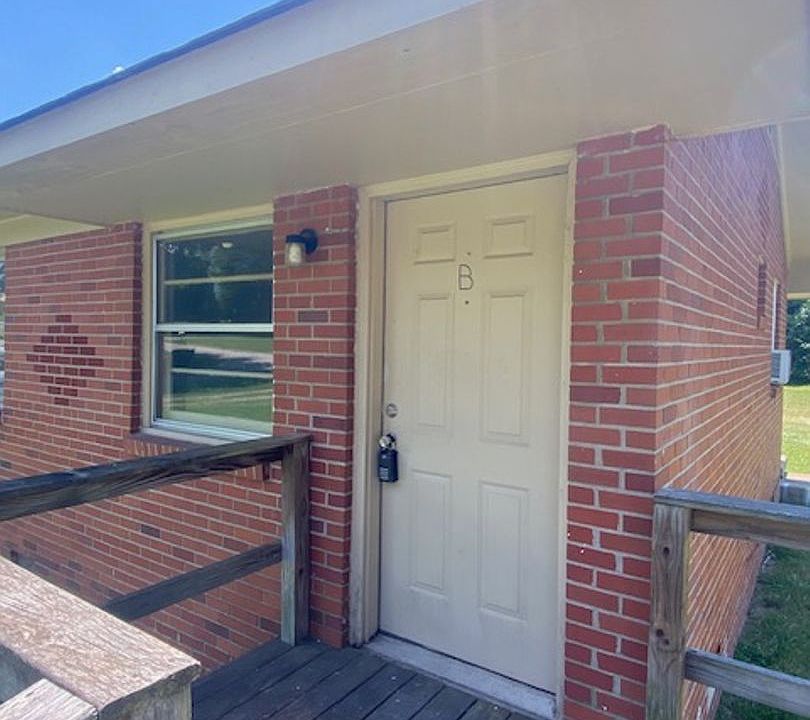 1st image of 114 Hadley Dr APT B