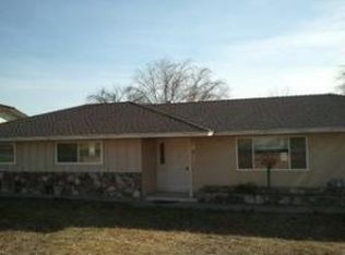 400 E Alpine St, Avenal, CA 93204