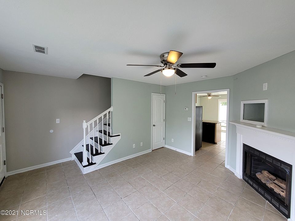 1st image of 3807 Sterling Pointe Dr #2