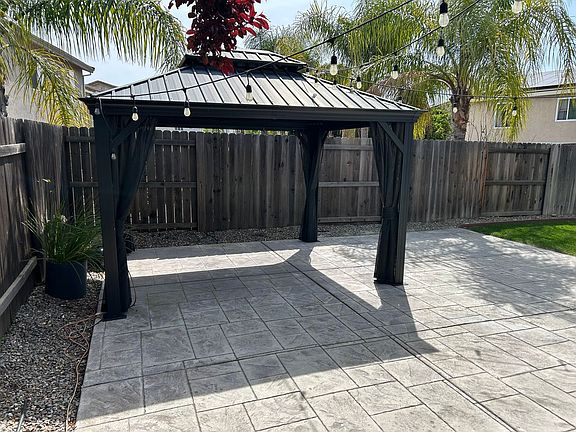 3rd image of 2317 Canary Dr